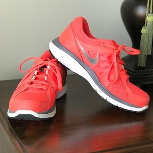 Nike Dual Fusion